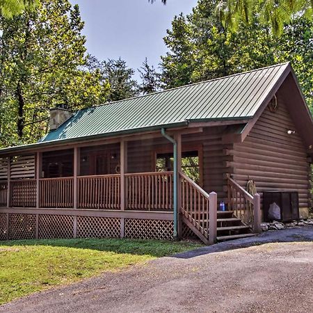 Charming Pigeon Forge Cabin With Private Hot Tub! Sevierville Exterior foto
