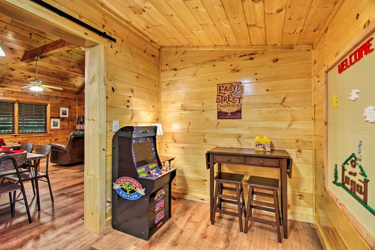 Charming Pigeon Forge Cabin With Private Hot Tub! Sevierville Exterior foto