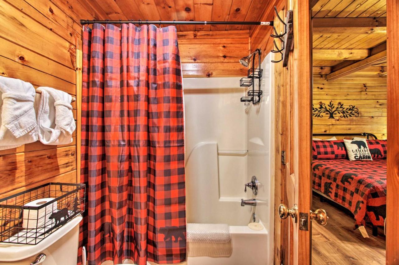 Charming Pigeon Forge Cabin With Private Hot Tub! Sevierville Exterior foto