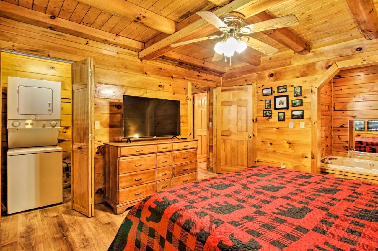 Charming Pigeon Forge Cabin With Private Hot Tub! Sevierville Exterior foto