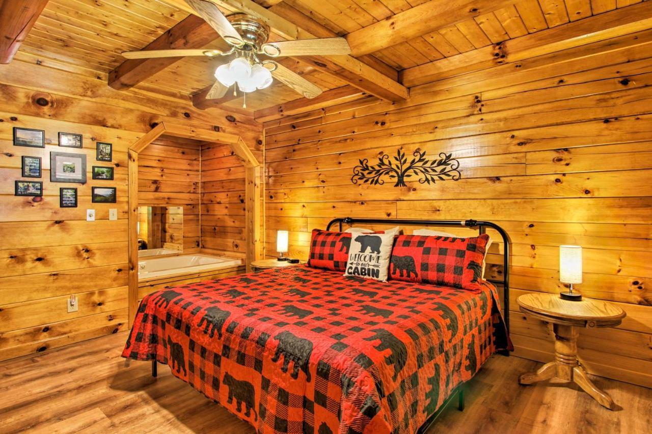 Charming Pigeon Forge Cabin With Private Hot Tub! Sevierville Exterior foto