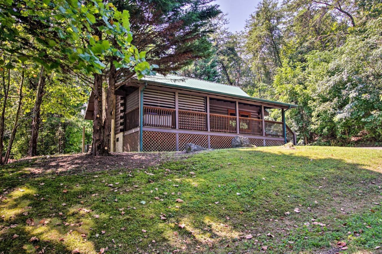 Charming Pigeon Forge Cabin With Private Hot Tub! Sevierville Exterior foto